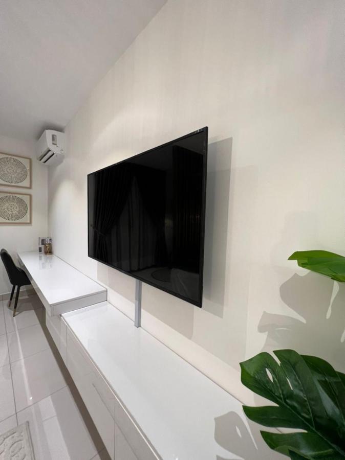 The Lennox Luxury Apartment Acra Exterior foto