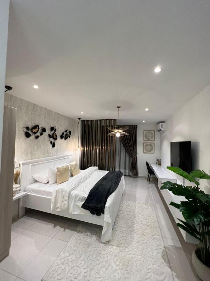 The Lennox Luxury Apartment Acra Exterior foto